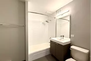 420 W Belmont Ave, Chicago, IL 60657 - Photo 33