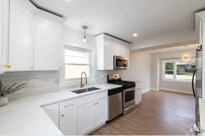 11334 S Nashville Avenue, Worth, IL 60482 - Photo 5