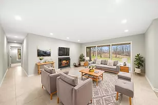 41W229 Colson Dr, Saint Charles, IL 60175 - Photo 7