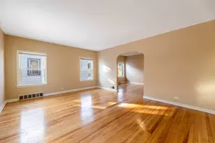 18052 Wentworth Ave, Lansing, IL 60438 - Photo 3