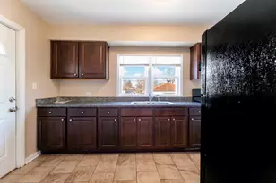 18052 Wentworth Ave, Lansing, IL 60438 - Photo 7