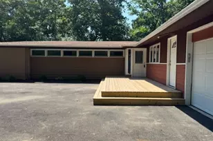 28450 N Shagbark Ln, Libertyville, IL 60048 - Photo 3