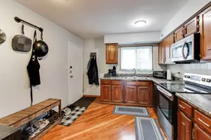 9381 Bay Colony Dr, Des Plaines, IL 60016 - Photo 9