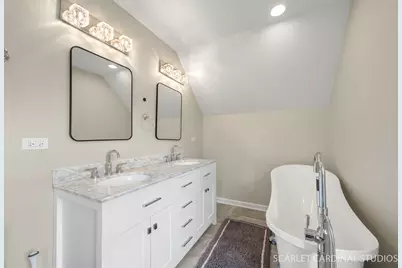 774 N Kenilworth Avenue, Glen Ellyn, IL 60137 - Photo 35