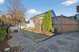 844 Hillside Ave, Glen Ellyn, IL 60137 - Photo 29