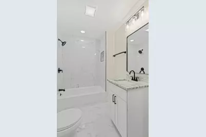 9419 S Saint Lawrence Avenue, Chicago, IL 60619 - Photo 35