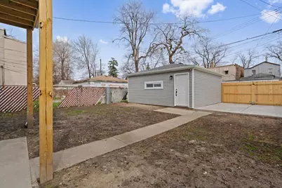 9419 S Saint Lawrence Avenue, Chicago, IL 60619 - Photo 37
