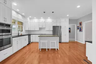 1409 Yorkshire Dr, Savoy, IL 61874 - Photo 3