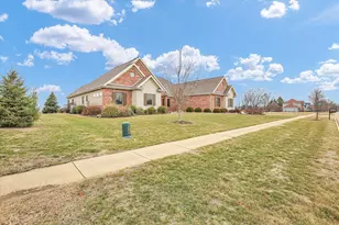 1409 Yorkshire Dr, Savoy, IL 61874 - Photo 11