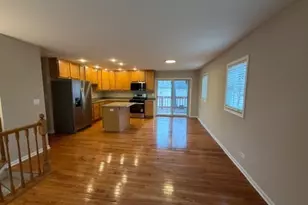 330 S Lakeshore Dr, Mundelein, IL 60060 - Photo 5