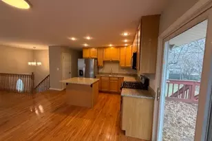 330 S Lakeshore Dr, Mundelein, IL 60060 - Photo 3