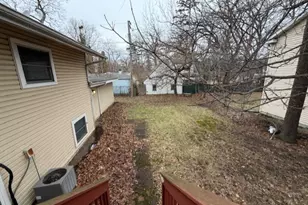 330 S Lakeshore Dr, Mundelein, IL 60060 - Photo 25