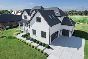 8302 Pleasant View Ave, Willow Springs, IL 60480 - Photo 3