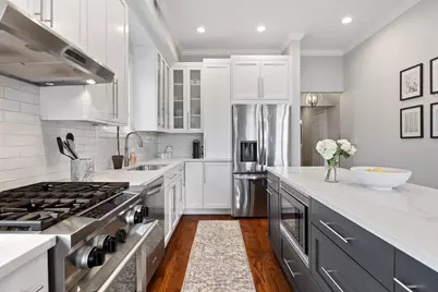 540 W Oakdale Avenue #4W, Chicago, IL 60657 - Photo 13