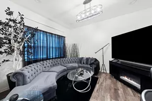 525 W 78th St, Chicago, IL 60620 - Photo 5