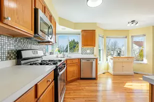 [Address not provided], Carpentersville, IL 60110 - Photo 9