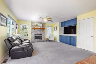 [Address not provided], Carpentersville, IL 60110 - Photo 11