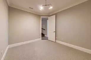 2038 N Burling St, Chicago, IL 60614 - Photo 17