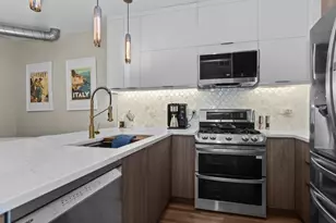 1645 W School St, Chicago, IL 60657 - Photo 5