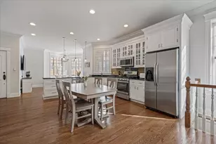 533 W Belmont Ave, Chicago, IL 60657 - Photo 3