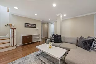 533 W Belmont Ave, Chicago, IL 60657 - Photo 17