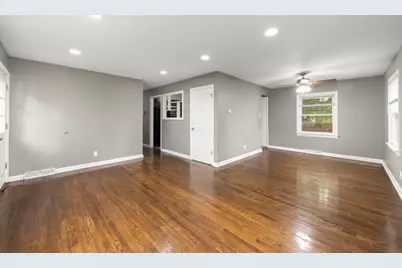 815 W 187th Street, Glenwood, IL 60425 - Photo 3