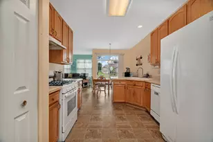 21201 Lily Lake Ln, Crest Hill, IL 60403 - Photo 15