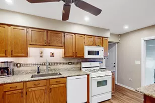 309 Vista Dr, Bolingbrook, IL 60490 - Photo 9