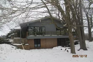 1943 Woodside Dr, Freeport, IL 61032 - Photo 7