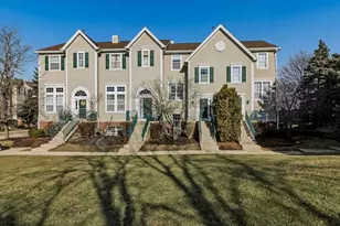 2416 Courtyard Cir, Aurora, IL 60506 - Photo 1