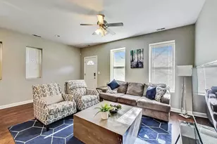 1730 W Beach Ave, Chicago, IL 60622 - Photo 3