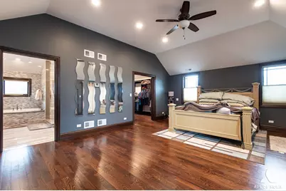 10001 Montrose Avenue, Schiller Park, IL 60176 - Photo 13