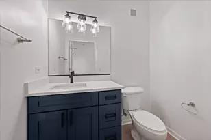 645 N Kingsbury St, Chicago, IL 60654 - Photo 11