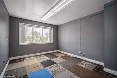 8755 Trumbull Avenue, Skokie, IL 60076 - Photo 7