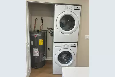 194 N Waters Edge Drive #102, Glendale Heights, IL 60139 - Photo 3