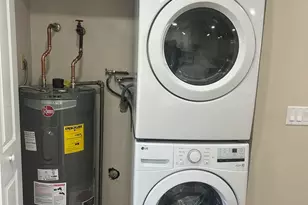 194 N Waters Edge Dr, Glendale Heights, IL 60139 - Photo 3