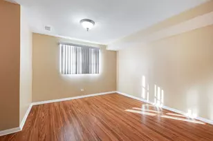 920 Valley Stream Dr, Wheeling, IL 60090 - Photo 17