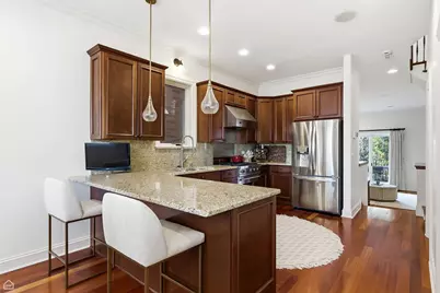 952 N Racine Avenue, Chicago, IL 60642 - Photo 9