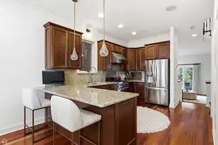 952 N Racine Ave, Chicago, IL 60642 - Photo 9