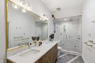 952 N Racine Ave, Chicago, IL 60642 - Photo 17