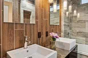 2850 W Henderson St, Chicago, IL 60618 - Photo 9