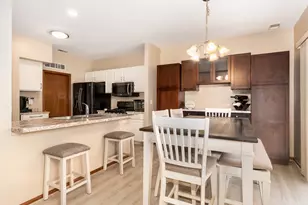 2752 McClennan Ct, Naperville, IL 60563 - Photo 9