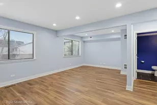 777 Golfview Dr, Roselle, IL 60172 - Photo 9