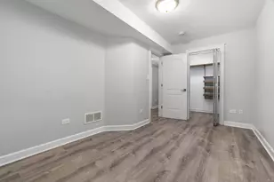 3255 W Leland Ave, Chicago, IL 60625 - Photo 9