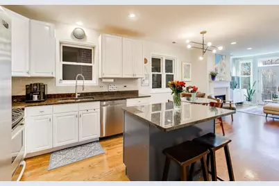 1038 N Marshfield Avenue #2, Chicago, IL 60622 - Photo 11