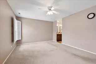 226 Coventry Cir, Vernon Hills, IL 60061 - Photo 9