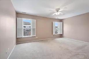 226 Coventry Cir, Vernon Hills, IL 60061 - Photo 11