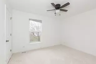 1110 Oakhill Dr, Aurora, IL 60502 - Photo 23