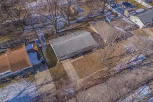 1208 Gettysburg Dr, Bloomington, IL 61704 - Photo 9