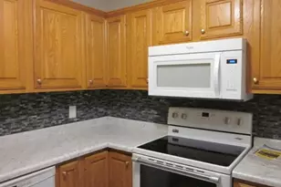 2929 Sunnyside Dr, Rockford, IL 61114 - Photo 5